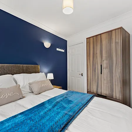 Woodhouse - Centrally Located, Contractor Friendly Appartement
