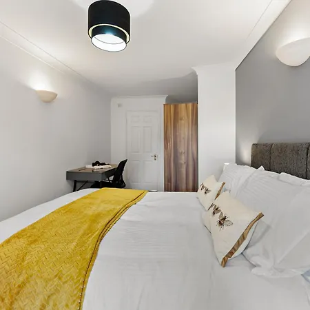 Woodhouse - Centrally Located, Contractor Friendly Appartement Leeds (West Yorkshire)