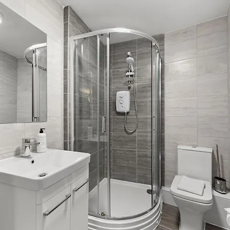 Appartement Woodhouse - Centrally Located, Contractor Friendly