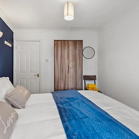 Woodhouse - Centrally Located, Contractor Friendly * Leeds (West Yorkshire)