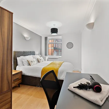 Woodhouse - Centrally Located, Contractor Friendly *