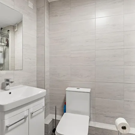 Woodhouse - Centrally Located, Contractor Friendly