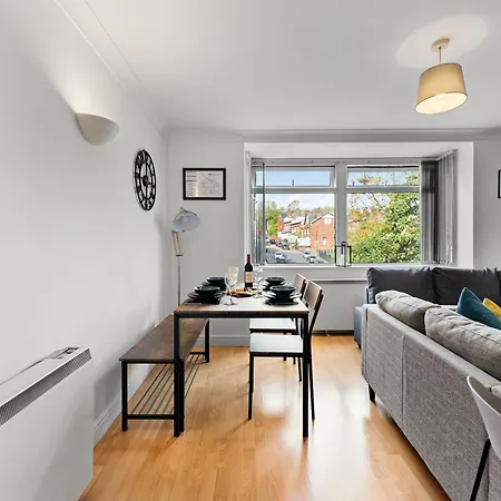 Woodhouse - Centrally Located, Contractor Friendly * Leeds (West Yorkshire)