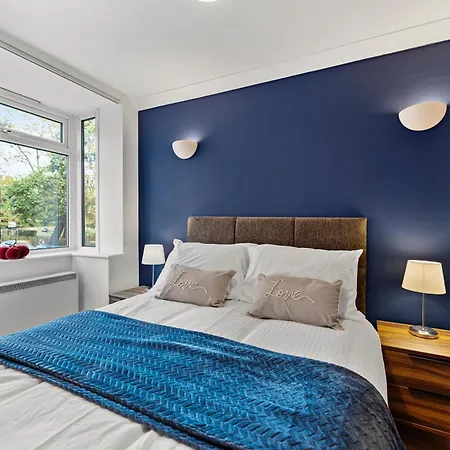 Woodhouse - Centrally Located, Contractor Friendly