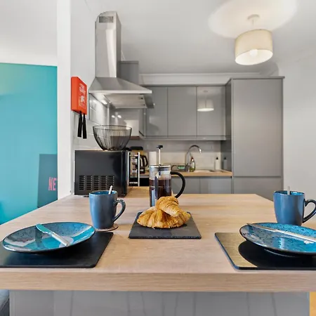 Lejlighed Woodhouse - Centrally Located, Contractor Friendly