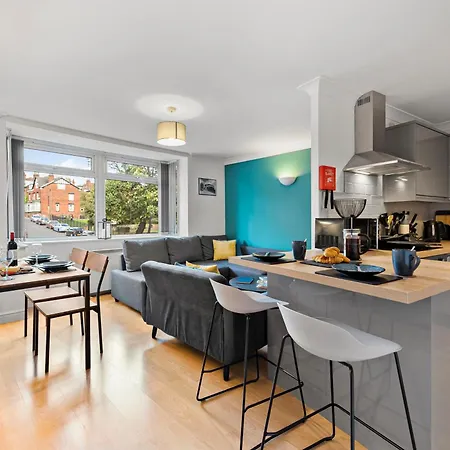 Woodhouse - Centrally Located, Contractor Friendly Lejlighed *