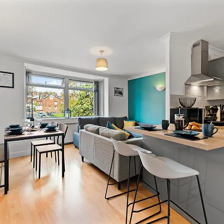 Woodhouse - Centrally Located, Contractor Friendly Leeds (West Yorkshire)