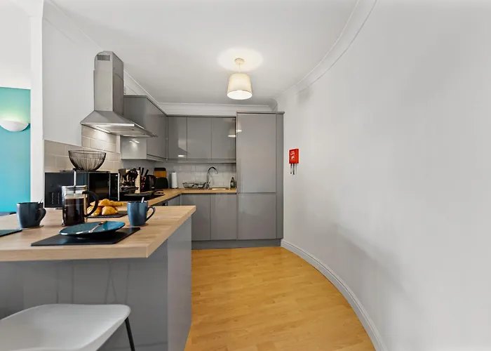 Woodhouse - Centrally Located, Contractor Friendly