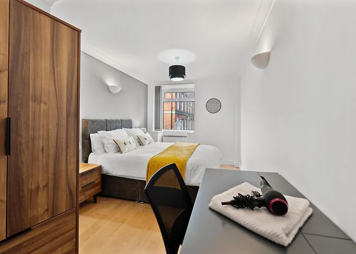 Woodhouse - Centrally Located, Contractor Friendly *