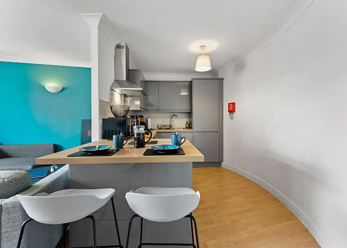 Апартаменти Woodhouse - Centrally Located, Contractor Friendly *