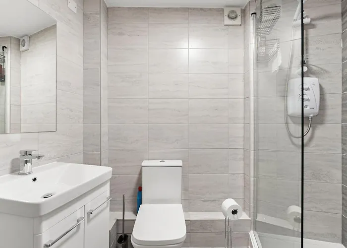 Woodhouse - Centrally Located, Contractor Friendly *