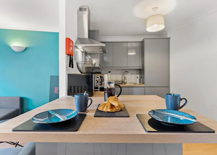 Апартаменти Woodhouse - Centrally Located, Contractor Friendly