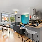 Woodhouse - Centrally Located, Contractor Friendly Apartamento *