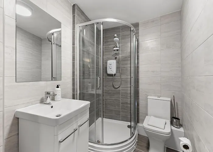 Διαμέρισμα Woodhouse - Centrally Located, Contractor Friendly