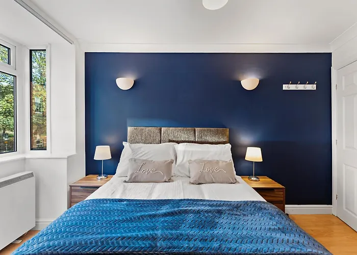 Woodhouse - Centrally Located, Contractor Friendly Διαμέρισμα Λιντς