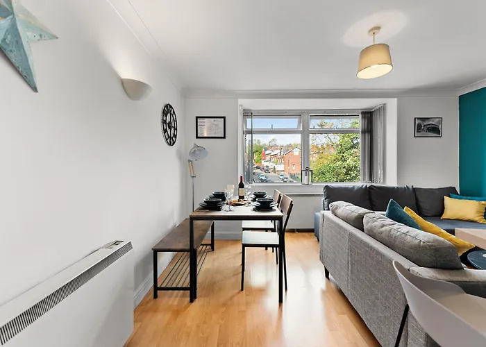 Woodhouse - Centrally Located, Contractor Friendly * Λιντς